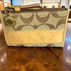 Coach  Signature Mini Zip Coin Pouch Keychain Wallet